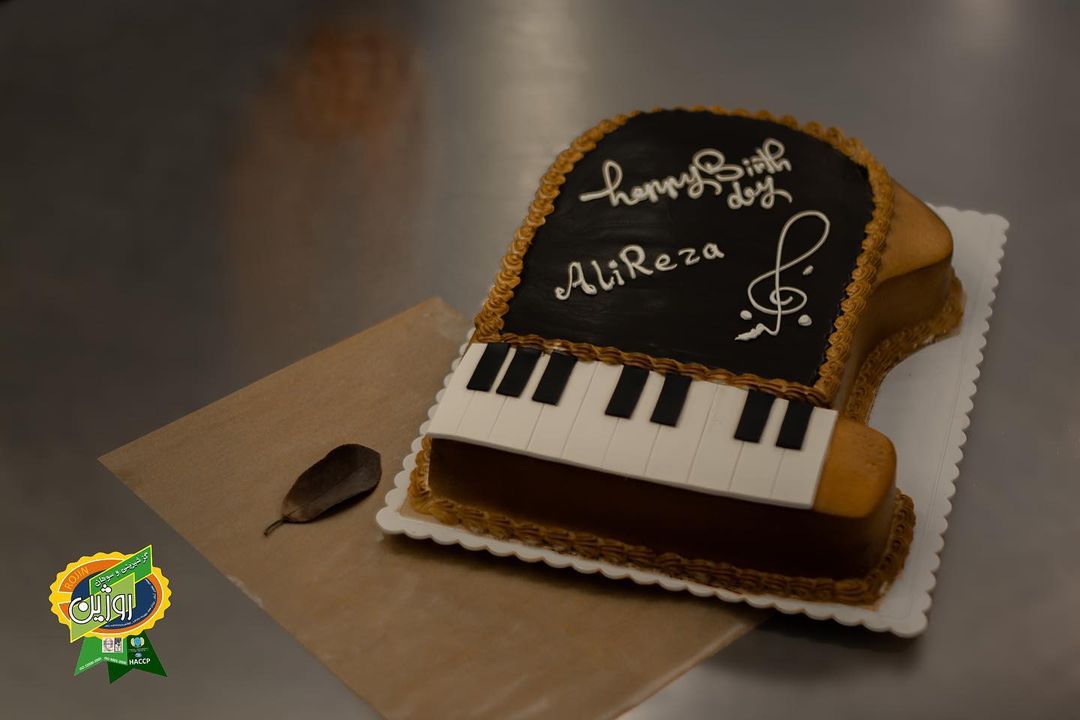 کیک فیگوراتیو پیانو